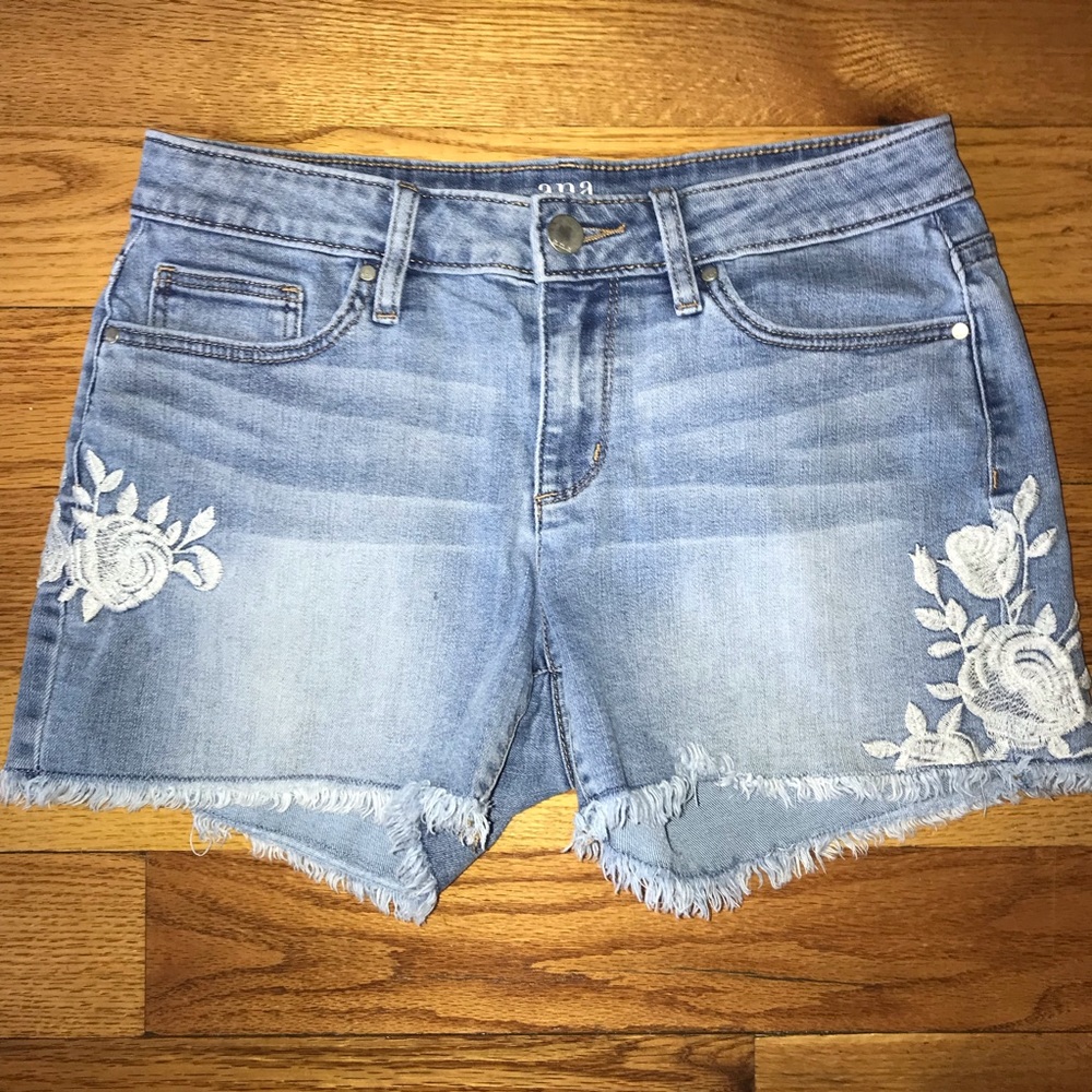 a.n.a Embroidered Shorts